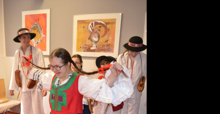 Vystoupení folklorně-muzikoterapeutického souboru Lazovínek
